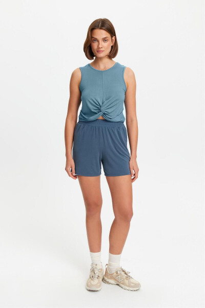 Knot Detail Sleeveless T-shirt - 10