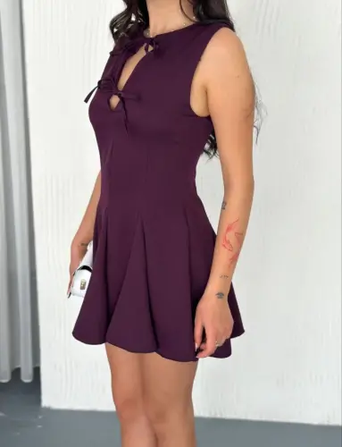 Koʻkrak bogʻlamli, yengsiz mini koʻylak - Pushti gul - 1