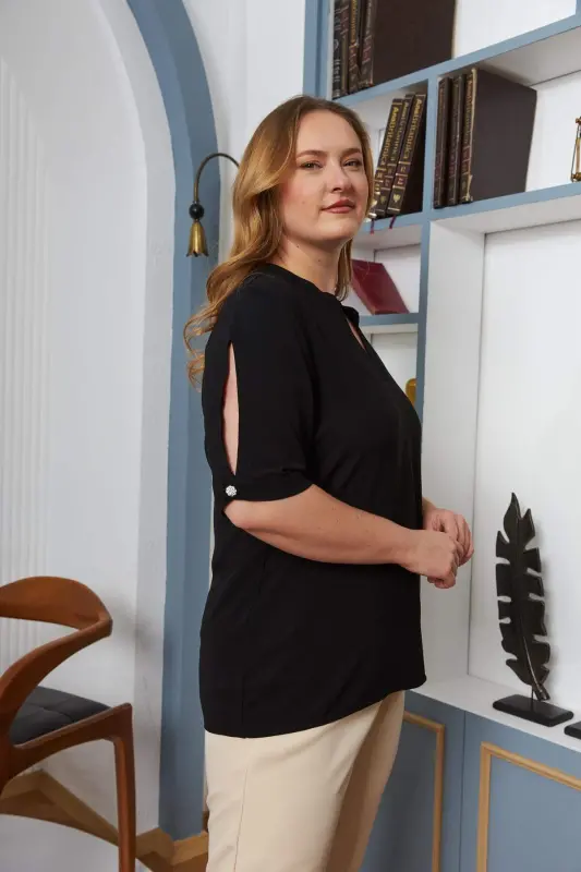 Kol Yırtmaç Detaylı Büyük Beden Bluz Siyah - 2