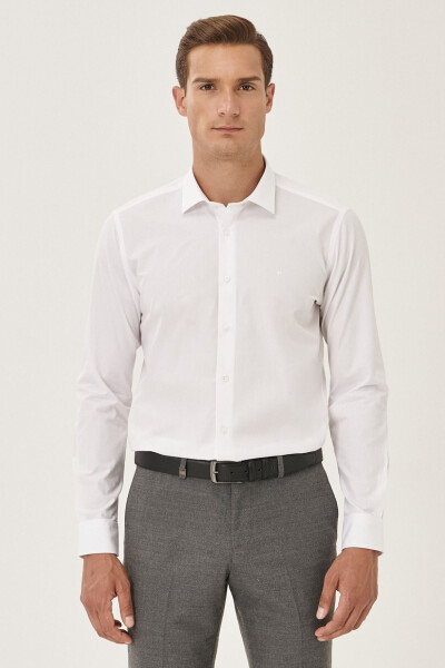 Kolay Ütülenebilir Pamuklu Slim Fit Dar Kesim Klasik Yaka Beyaz Gömlek - Beyaz - 4