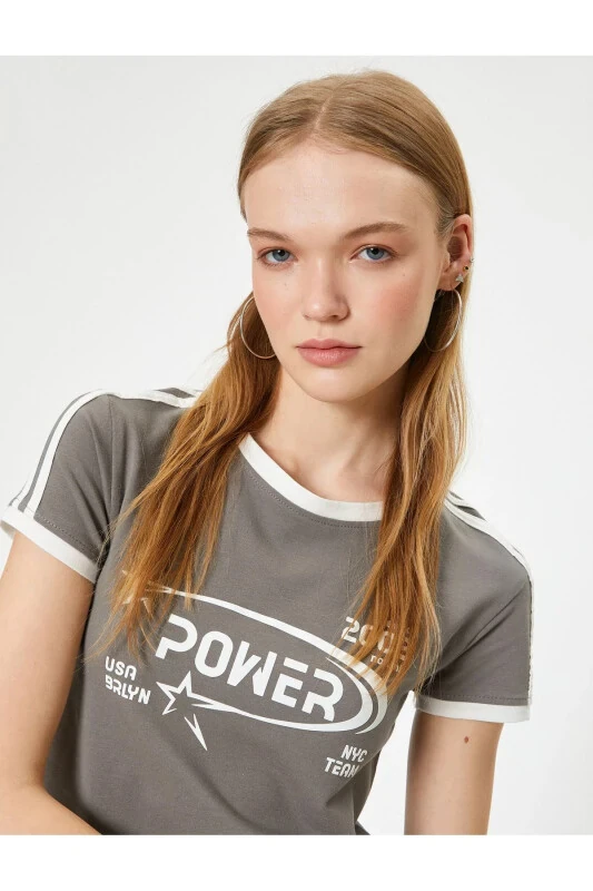 Kolej futbolkali bosma Slim Fit Velosiped yoqasi Chiziqli detallari - KOTON