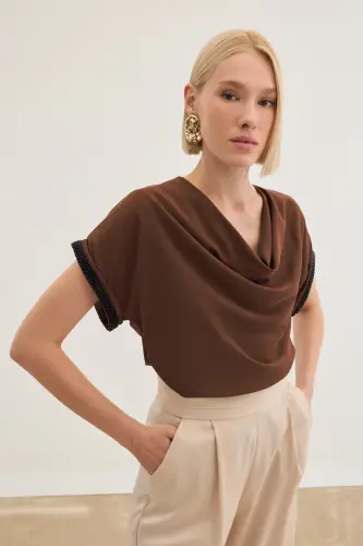 Kollar Taş Detaylı Salaş Bluz - Kahve-Kahve - 4