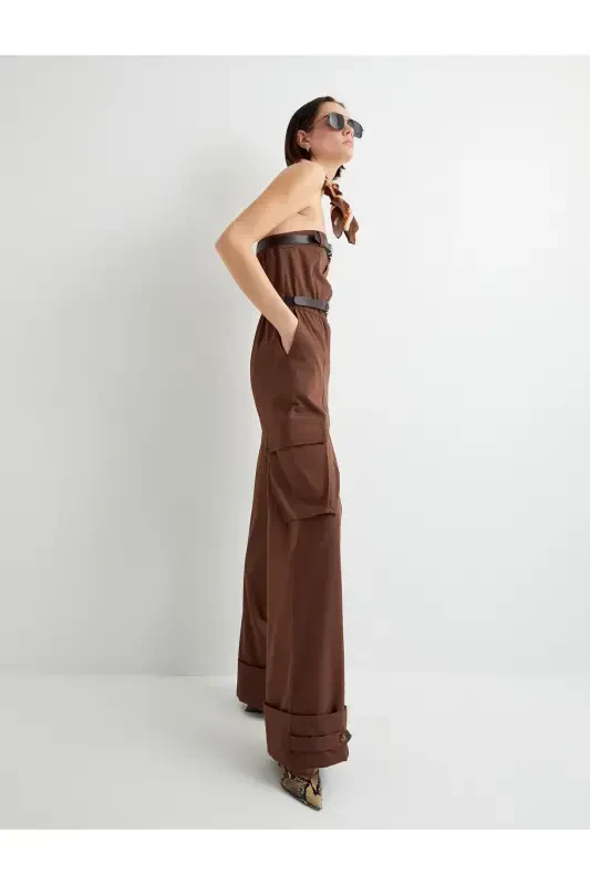 Комбинезон без бретелек с карманами и поясом - 3