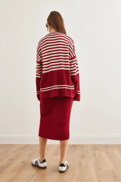 Комплект Женский трикотажный бордовый верх свитер низ юбка с разрезами TKM-19000321 - 7