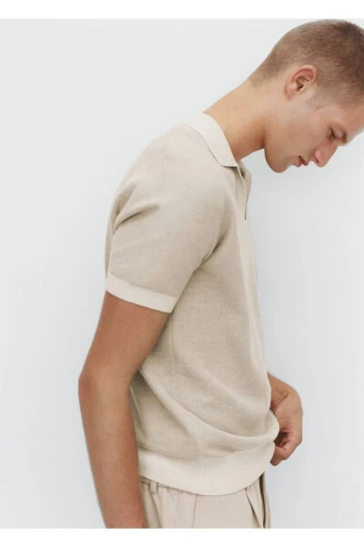 Kontraerli chiziqlar va naqshlari bilan polo futbolka - 7