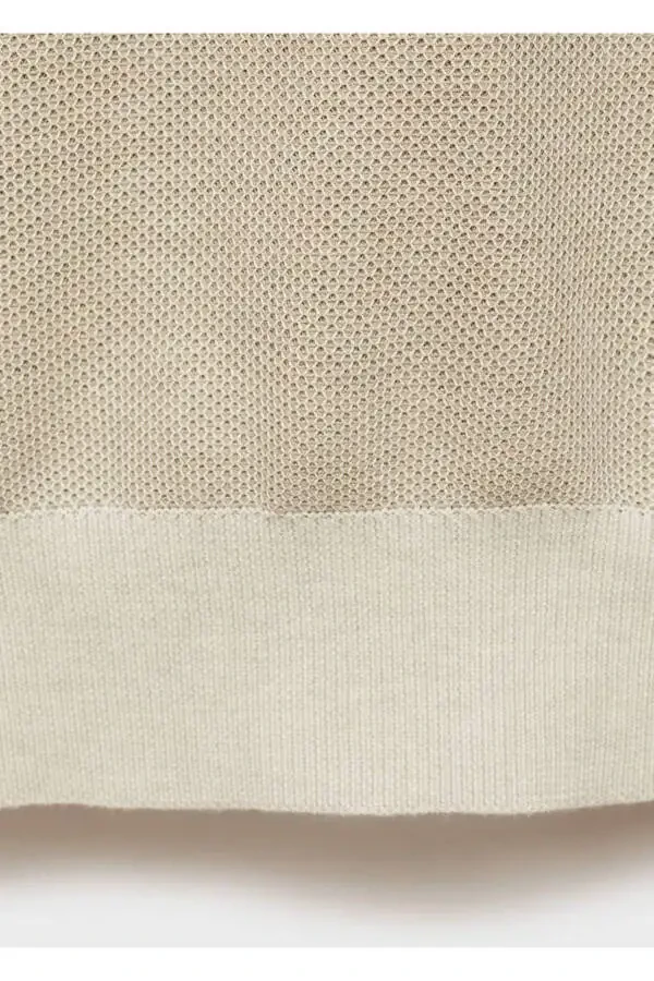 Kontraerli chiziqlar va naqshlari bilan polo futbolka - 8