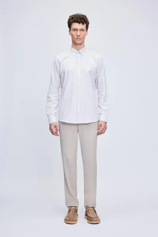 Коричневая хлопковая рубашка в полоску с комфортными посадкой и пуговицами - 2