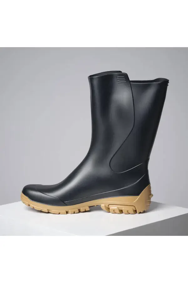 Короткие женские резиновые сапоги черного цвета для охоты и наблюдения за природой. - 3