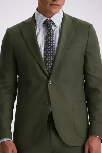 Костюм из хаки, с тонким воротником-моно, из ткани Tencel, с двойным разрезом и накладными карманами - JAKAMEN (1)