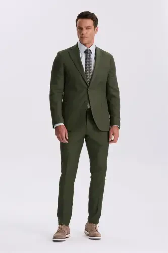 Костюм из хаки, с тонким воротником-моно, из ткани Tencel, с двойным разрезом и накладными карманами - 4