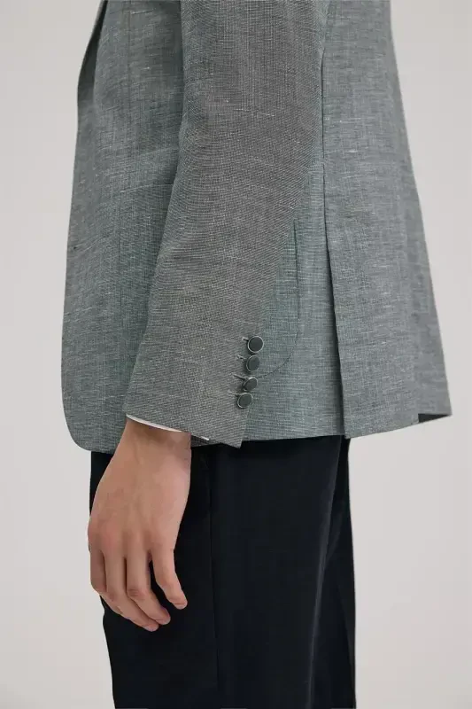 Костюм изо льна с приталенным пиджаком, жилетом и моно-воротником тёмно-синего цвета - 5