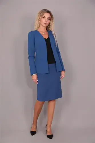 Костюм с пиджаком и юбкой-карандашом для офиса с V-образным вырезом - Индиго - 4