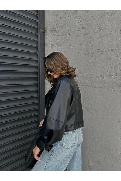 Кожаная куртка оверсайз с рукавами-буфами Нового сезона - 19