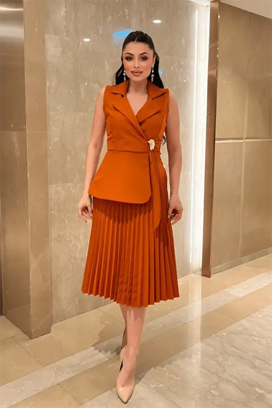 Krep Kumaş Plise Detaylı Elbise - KİREMİT - BÜYÜKBEDENIZ