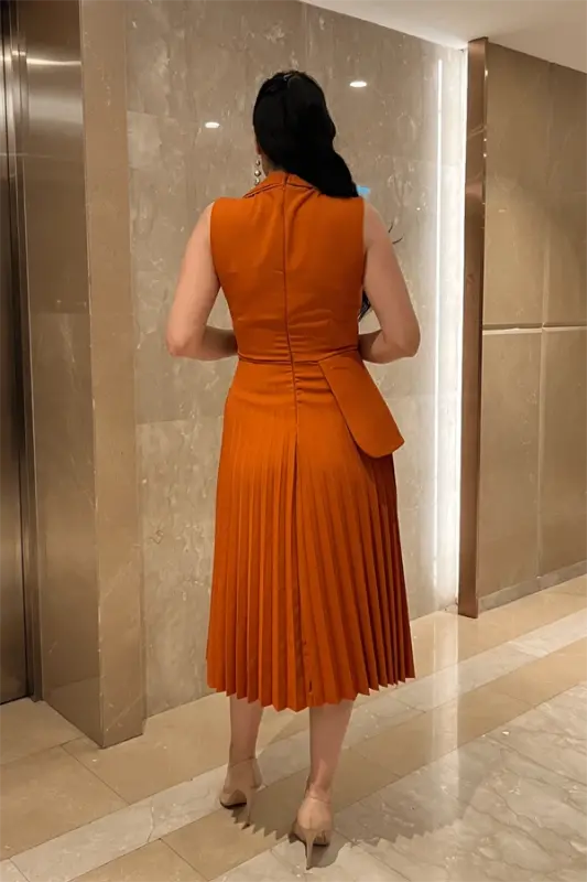 Krep Kumaş Plise Detaylı Elbise - KİREMİT - 5