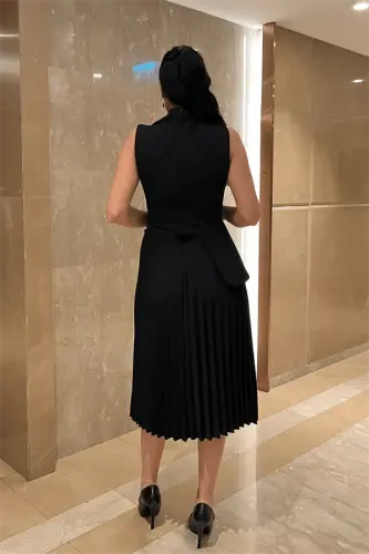 Krep Kumaş Plise Detaylı Elbise - SİYAH - 5