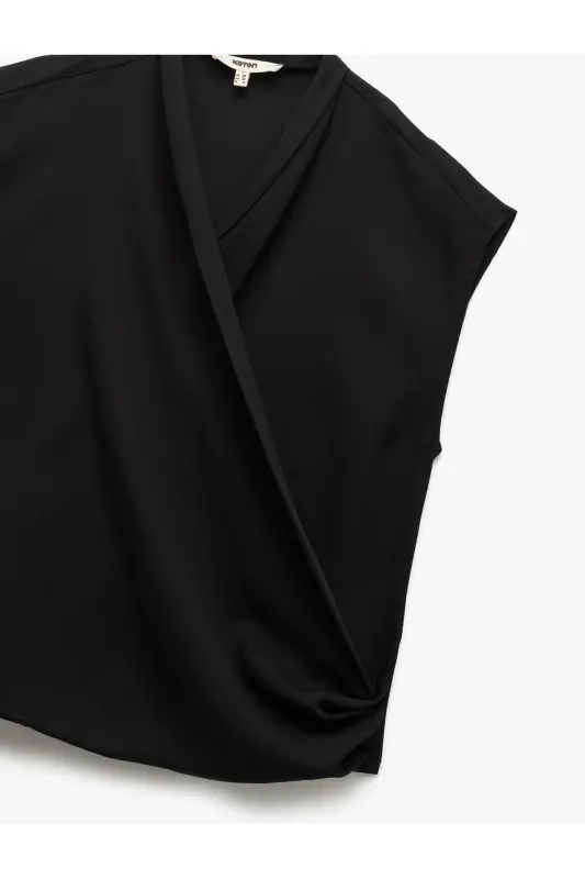 Krep mato drape detallari bilan jibsiz kruvaze bluz - qora - 5