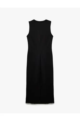 Ärmelloses Kleid aus Krepp-Scuba-Stoff mit Rundhalsausschnitt und seitlicher Bindung - Schwarz - 4