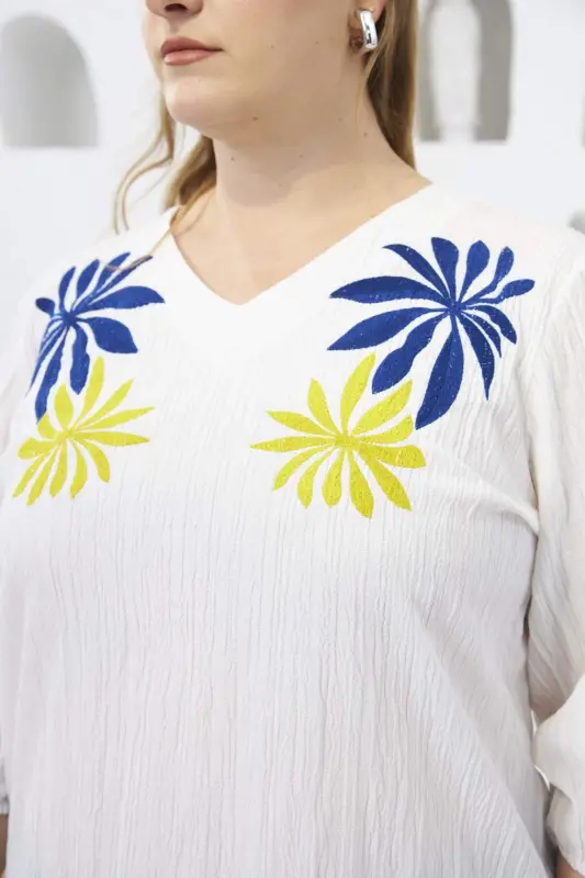 Krinkle Embroidered Plus Size Blouse Ecru - 3