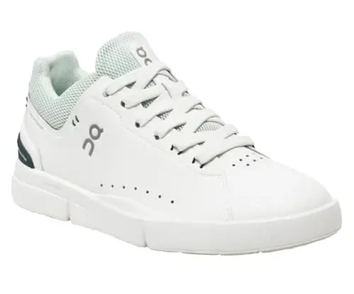 On Women's The Roger Advantage Sneakers 