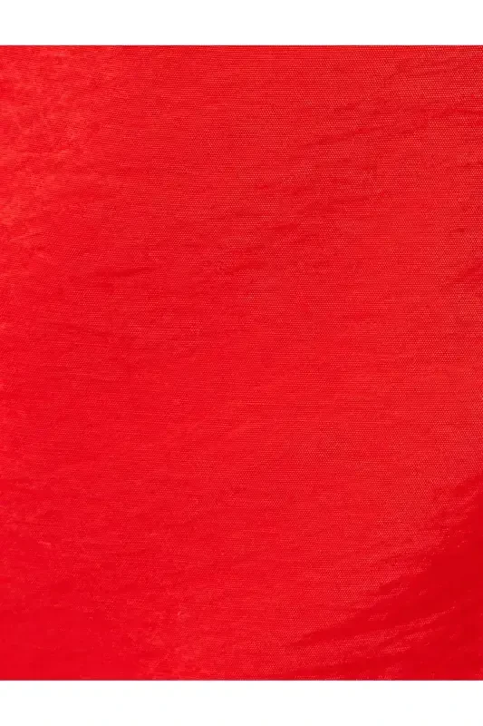 Кружевной шортовый комбинезон с рубашечным воротником и короткими рукавами с завязками. - 6