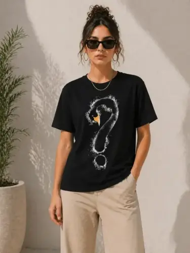 Kuğu Figürlü Soru İşareti Baskılı Tişört Kısa Kol T-Shirt - Siyah - BÜYÜKBEDENIZ (1)