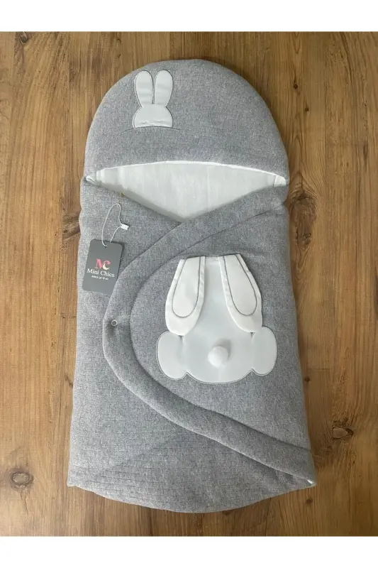 Kulaklı Tavşan Nakışlı Bebek Kundağı 71×40-Gri - 1
