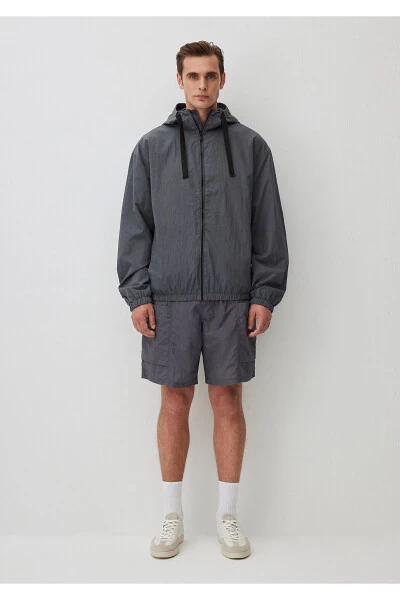 Kulrang kaputli bo'sh kesilgan ko'ylagi - 4