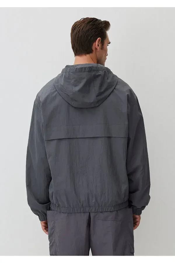 Kulrang kaputli bo'sh kesilgan ko'ylagi - 5