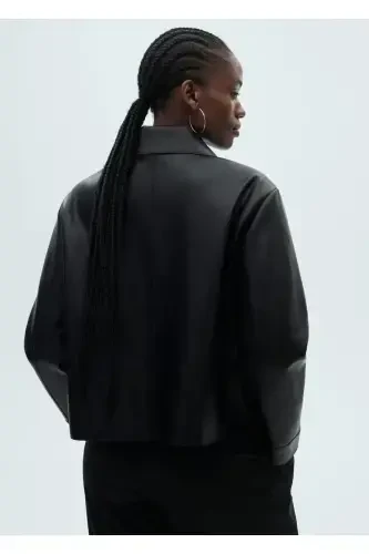 Куртка с карманами под кожу - 6