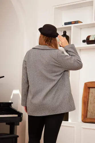 Куртка серая размера плюс с деталями на воротнике - 4