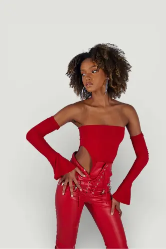 Kuşgözü Detaylı Paçaları Fermuarlı Şardonlu Vegan Deri Rebel Pantolon Kırmızı-Kırmızı - 2