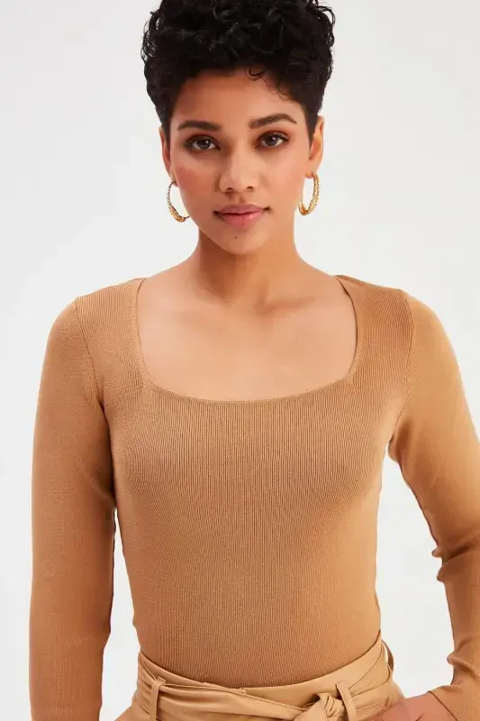 Kvadrat bo'yinli triko - Mink - 2