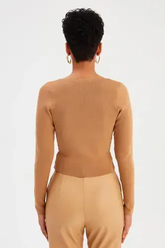 Kvadrat bo'yinli triko - Mink - 5