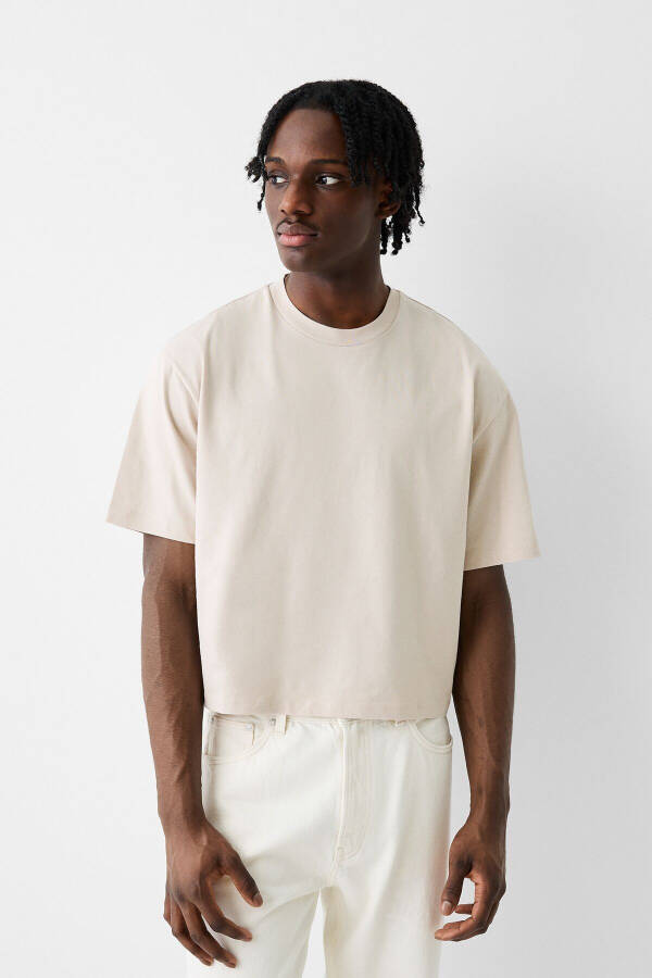 Kvadrat kesilgan qisqa yengli crop t-shirt - 1