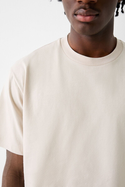 Kvadrat kesilgan qisqa yengli crop t-shirt - 6