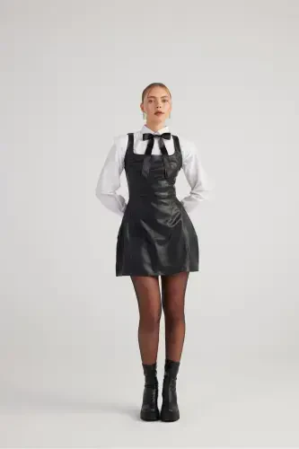 Kvadrat yoqali Vegan teri Larissa ko'ylagi Qora-Qora - 2