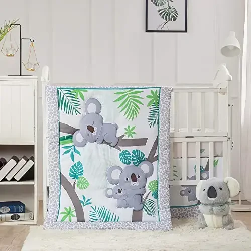 La Premura Baby Koala Nursery Crib To'plami, 3 qismli standart o'lchamdagi to'plam, kulrang va yashil, Unisex bolalar to'plami va neytral dekor - MODAZONE