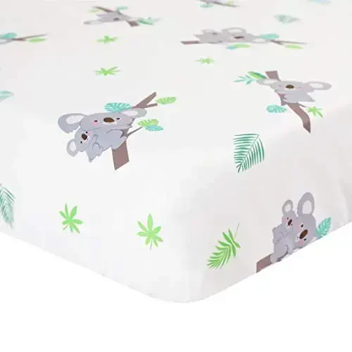 La Premura Baby Koala Nursery Crib To'plami, 3 qismli standart o'lchamdagi to'plam, kulrang va yashil, Unisex bolalar to'plami va neytral dekor - 5