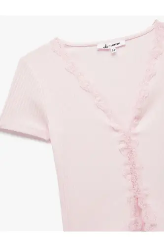Lace Detail Short Sleeve V-Neck T-Shirt - 5