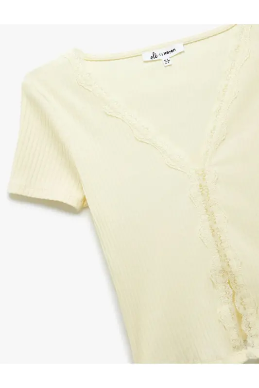 Lace Detail Short Sleeve V-Neck T-Shirt - 5