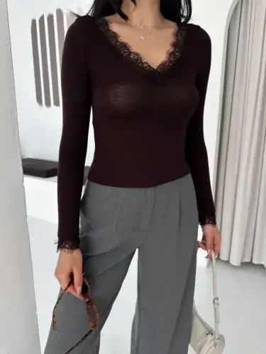 Lace Detail V-Neck Back V-Neck Cashmere Textured Long Sleeve Blouse - Maroon - 1