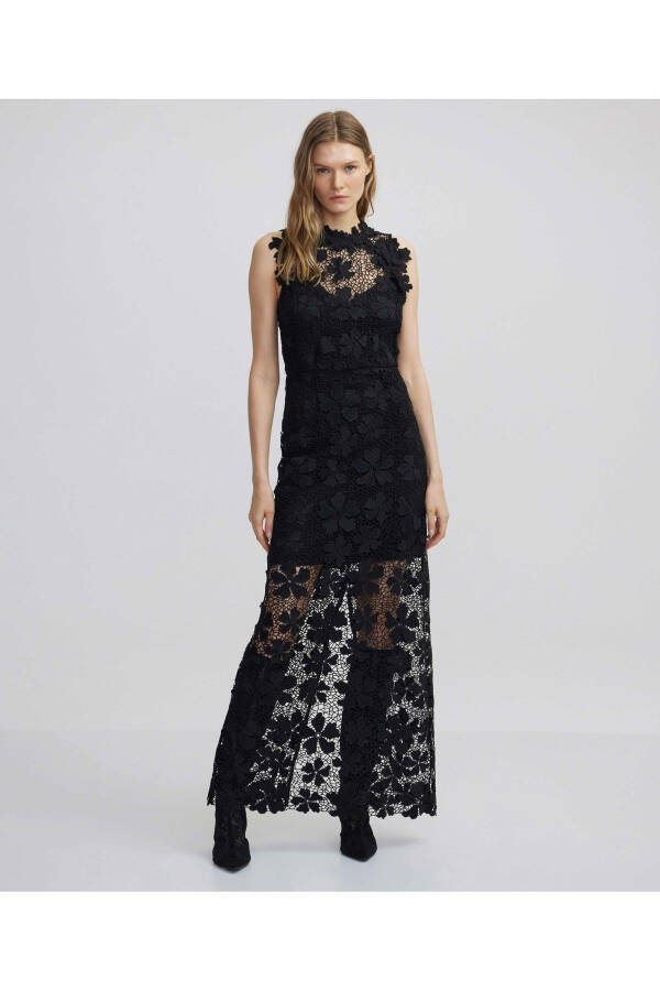 Lace dress with 3D flower appliqués - 2