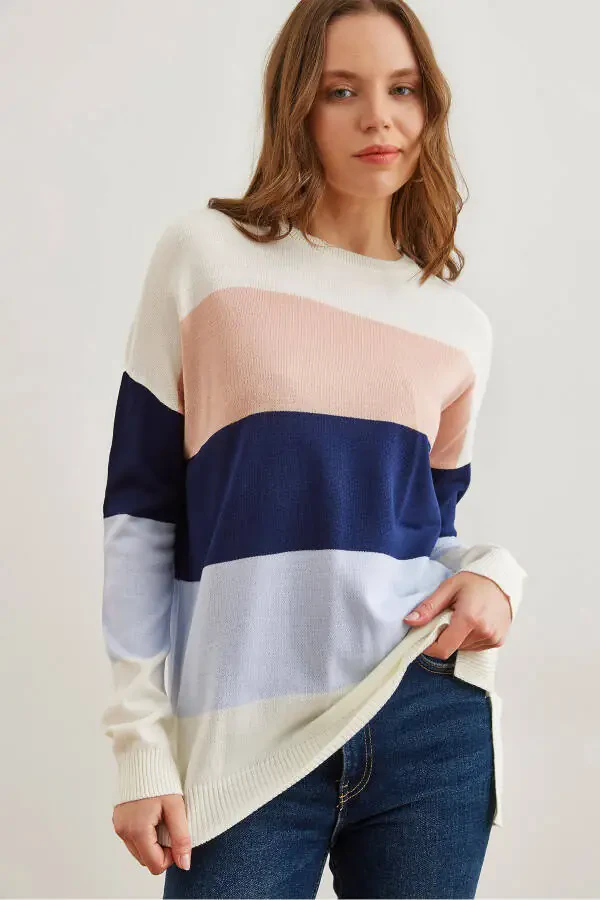 Ladies' White Thick Colour Block Knit Sweater WSW-19000824 - 1