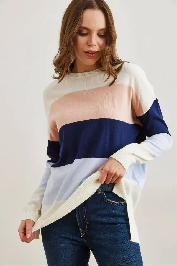 Ladies' White Thick Colour Block Knit Sweater WSW-19000824 - 2