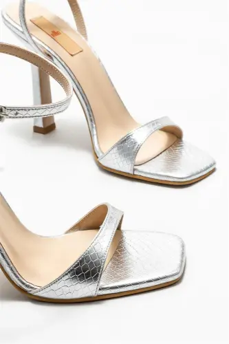 Lame Women's Heeled Sandals - 3