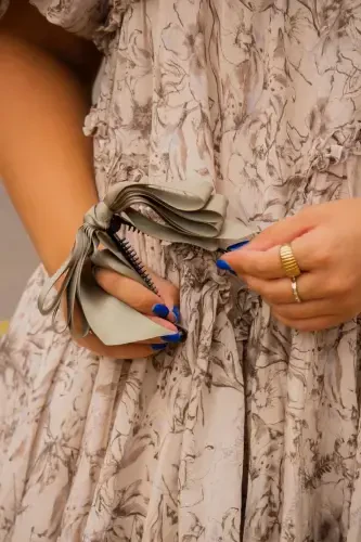 Large bow banana clip-khaki - 4