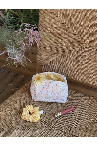 Large Makeup Bag with Yellow Flowers - PUNCHIESS