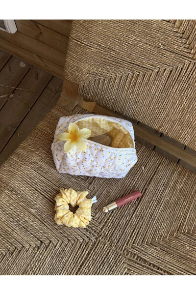 Large Makeup Bag with Yellow Flowers - PUNCHIESS (1)