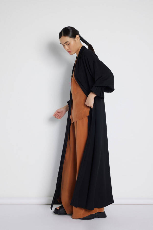 Lastik detaylı siyah abaya - 2